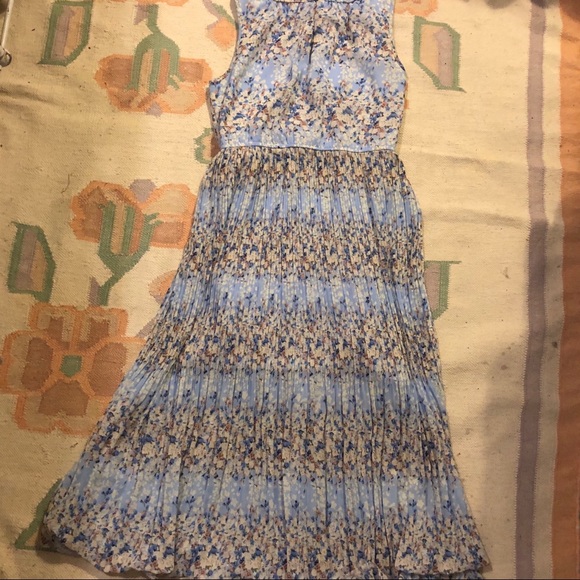 blue floral pleated midi dress